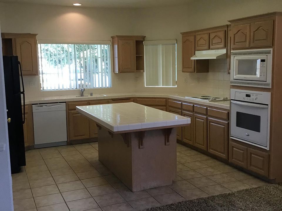 2nd image of 8842 N Winery Ave