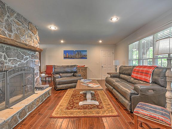 5th image of 109 Lake Hill Dr