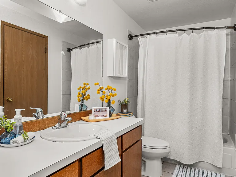 8213 N Colton St — Photo 13