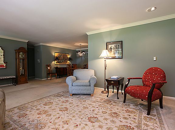 4th image of 413 Parkway Dr