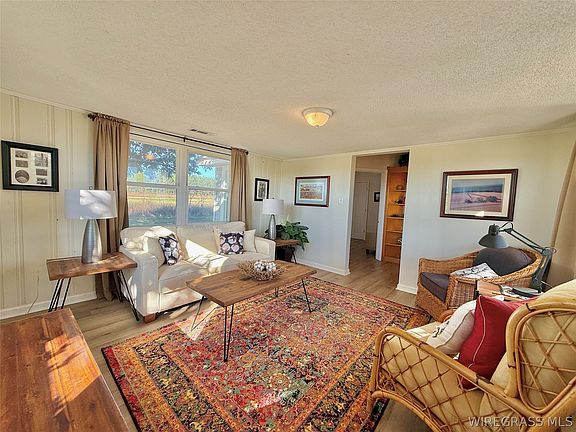 3rd image of 725 Highbluff Rd