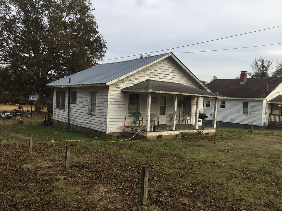 2nd image of 109 N Main St