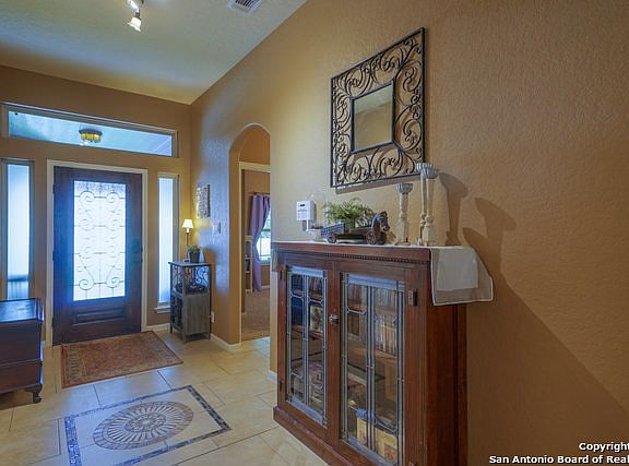 3rd image of 15620 Hill Ln