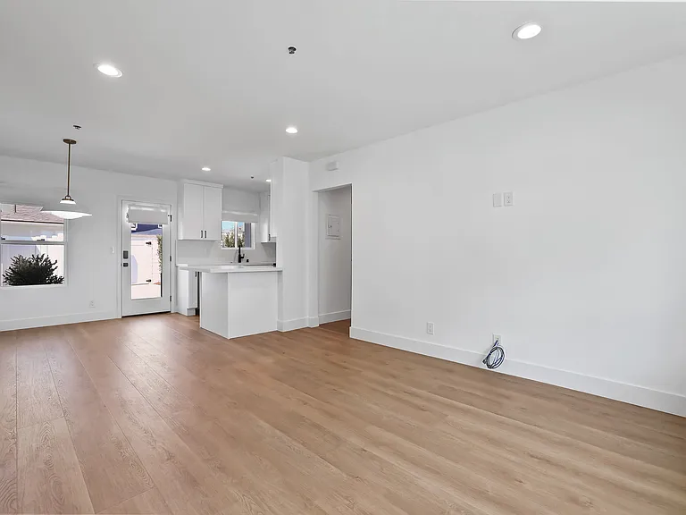1502 Coral Pl — Photo 3