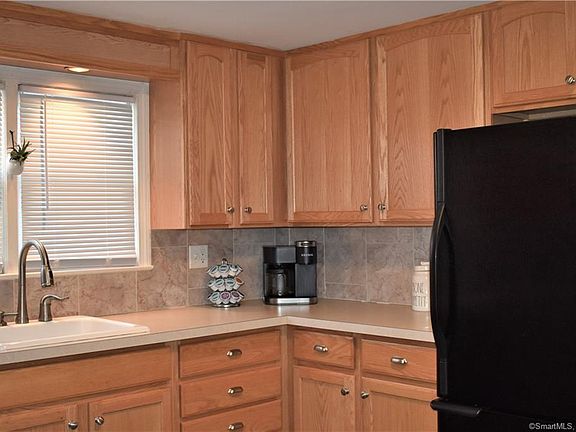 5th image of 43 Hughes St