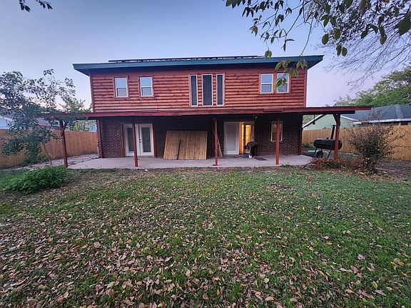 4th image of 611 W Mills Dr