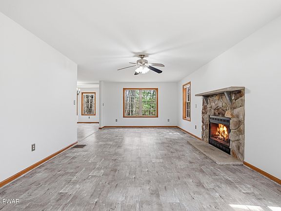 5th image of 130 Spicebush Ln