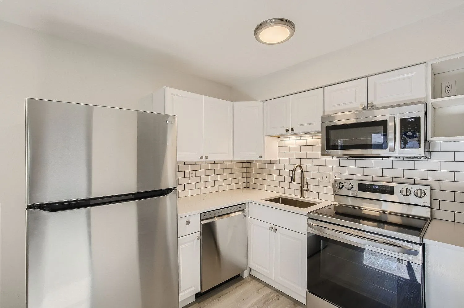1612 Garfield Ave — Photo 1