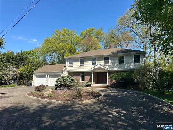45 Hickory Ln, Closter, NJ 07624