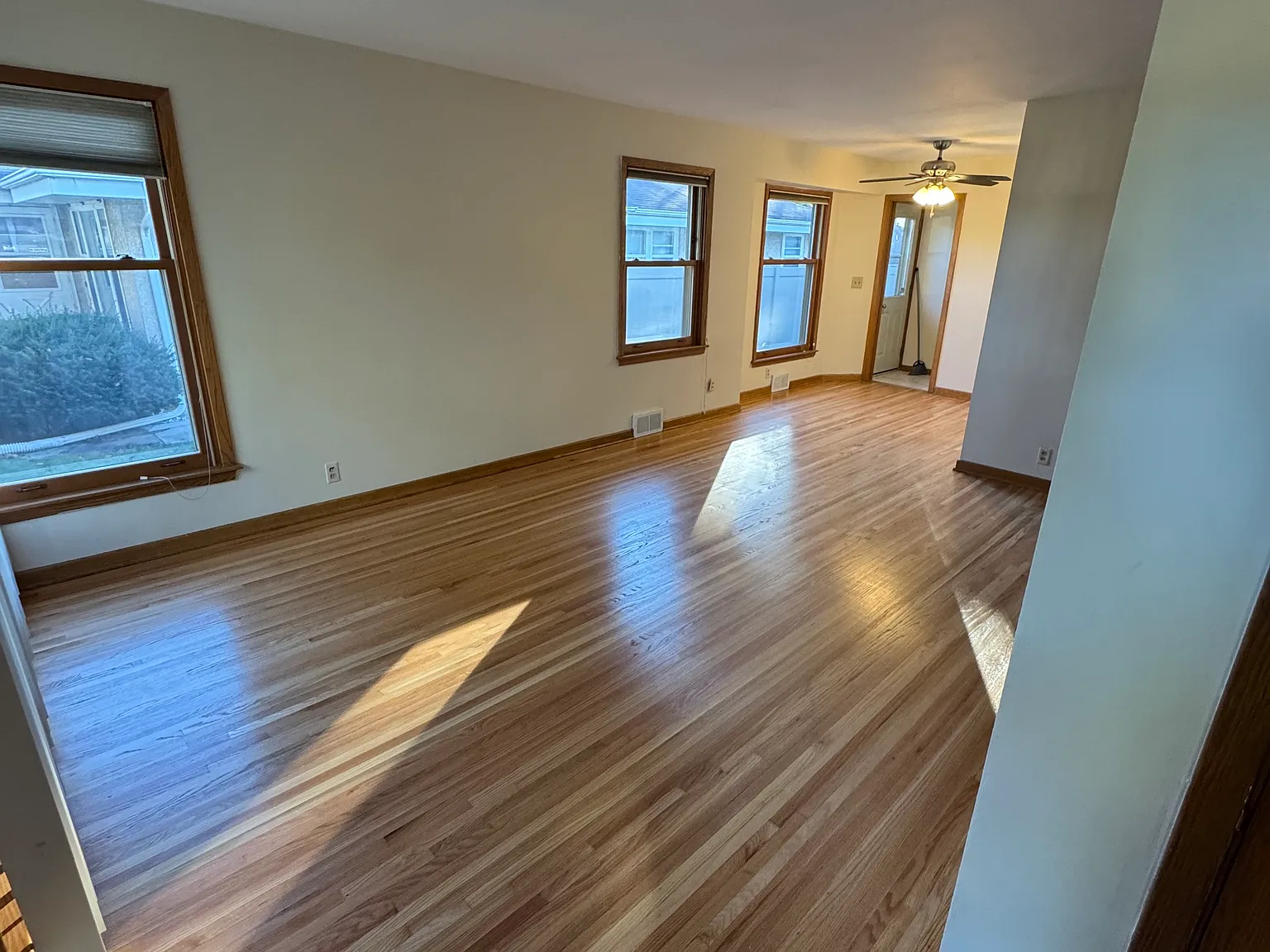 2 bed, 1400 sqft, $1,850 — Photo 2