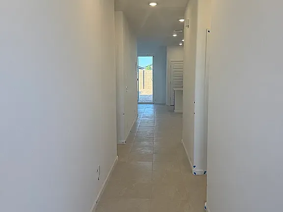 4616 E Amethyst Ln — Photo 3
