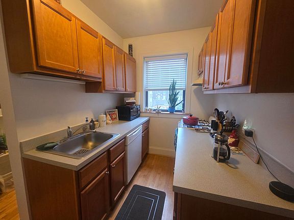 3rd image of 4901-03 N Paulina St #1618-2