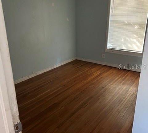5th image of 340 Pierce Ave