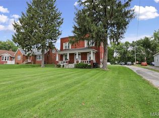 109 S 27th St, Belleville, IL 62226