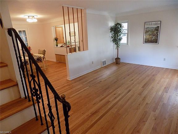 2nd image of 6835 Commonwealth Blvd