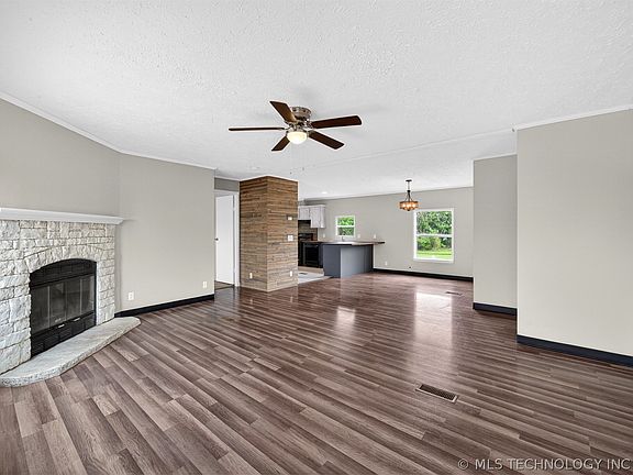 3rd image of 31117 E 689th Rd