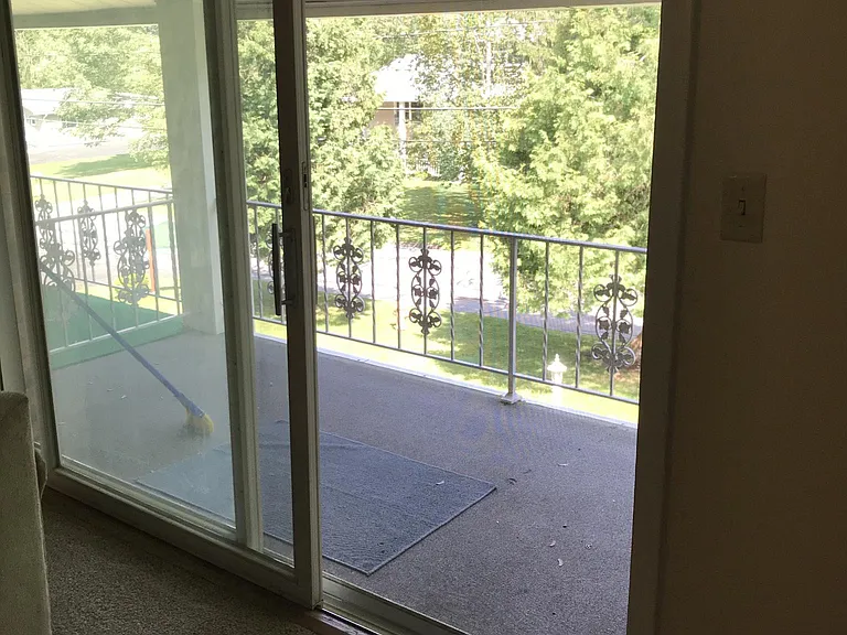 433 Genesee St #4 — Photo 17