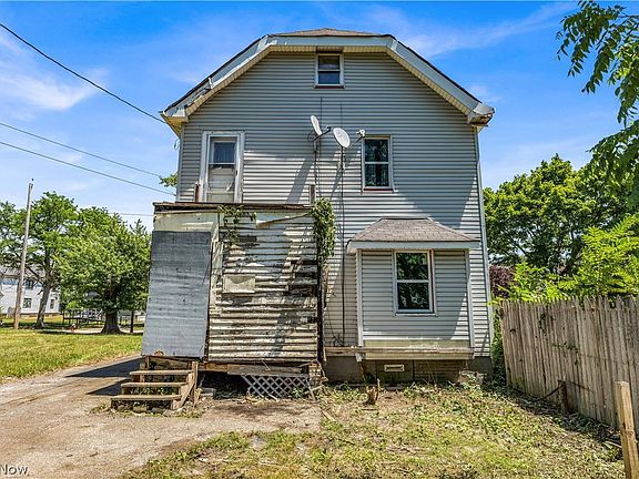 4th image of 3232 E 117th St