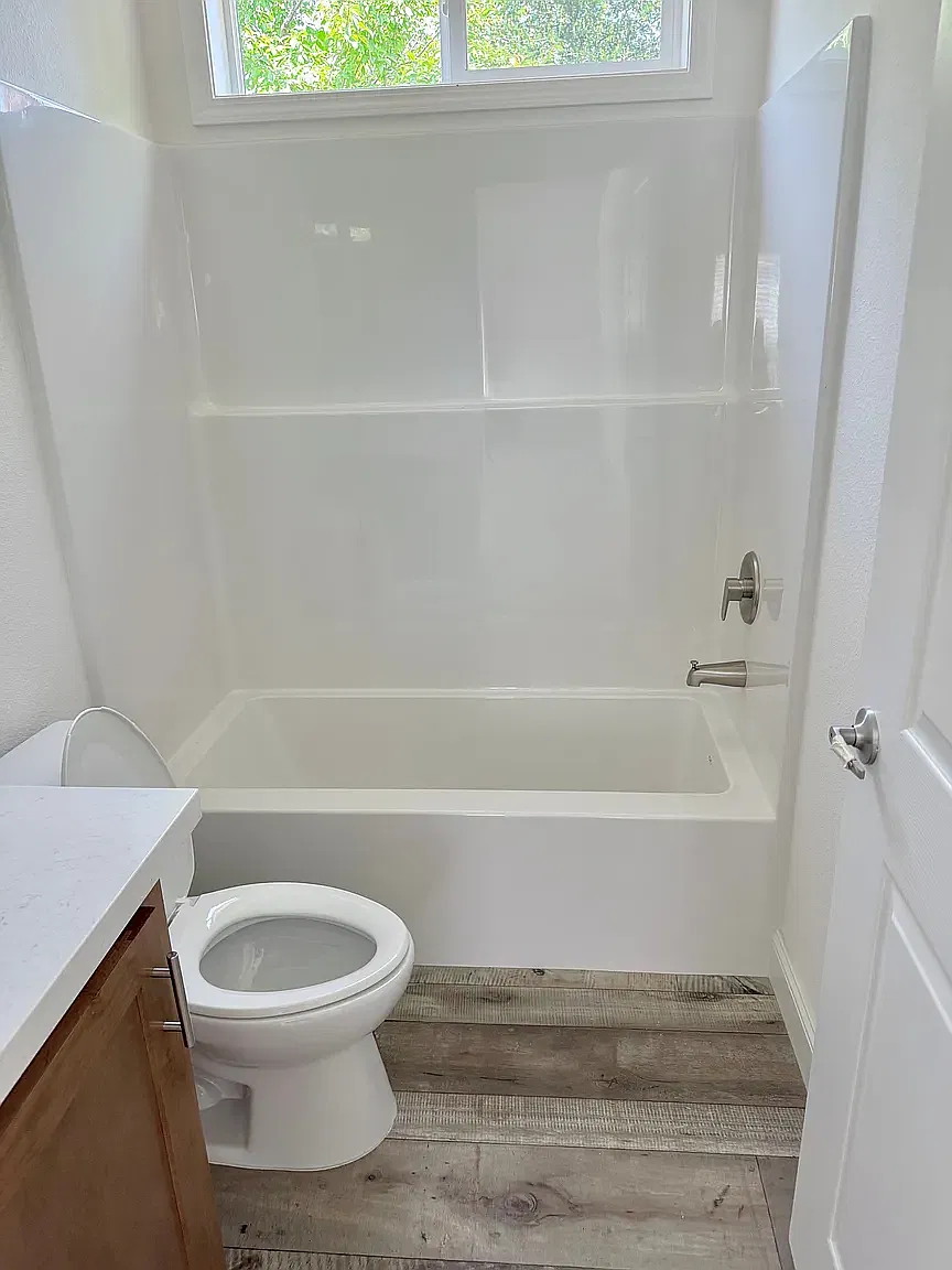 3 bed, 933 sqft, $2,250 — Photo 3