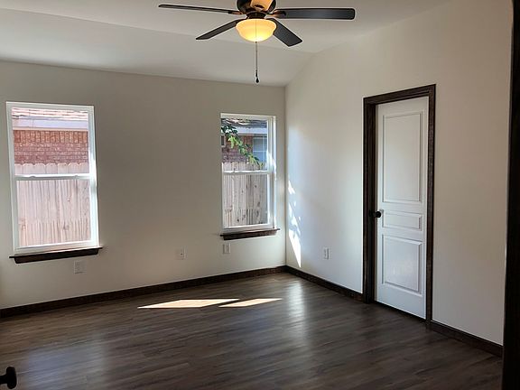 3rd image of 1324 Austin Ave