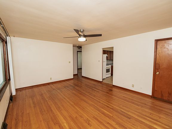 5th image of 1007 Elizabeth Dr APT E