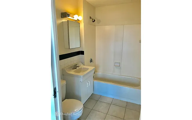 Rented by Douglas Elliman | media 22