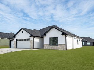 5800 S Harvest Rd, Columbia, MO 65203