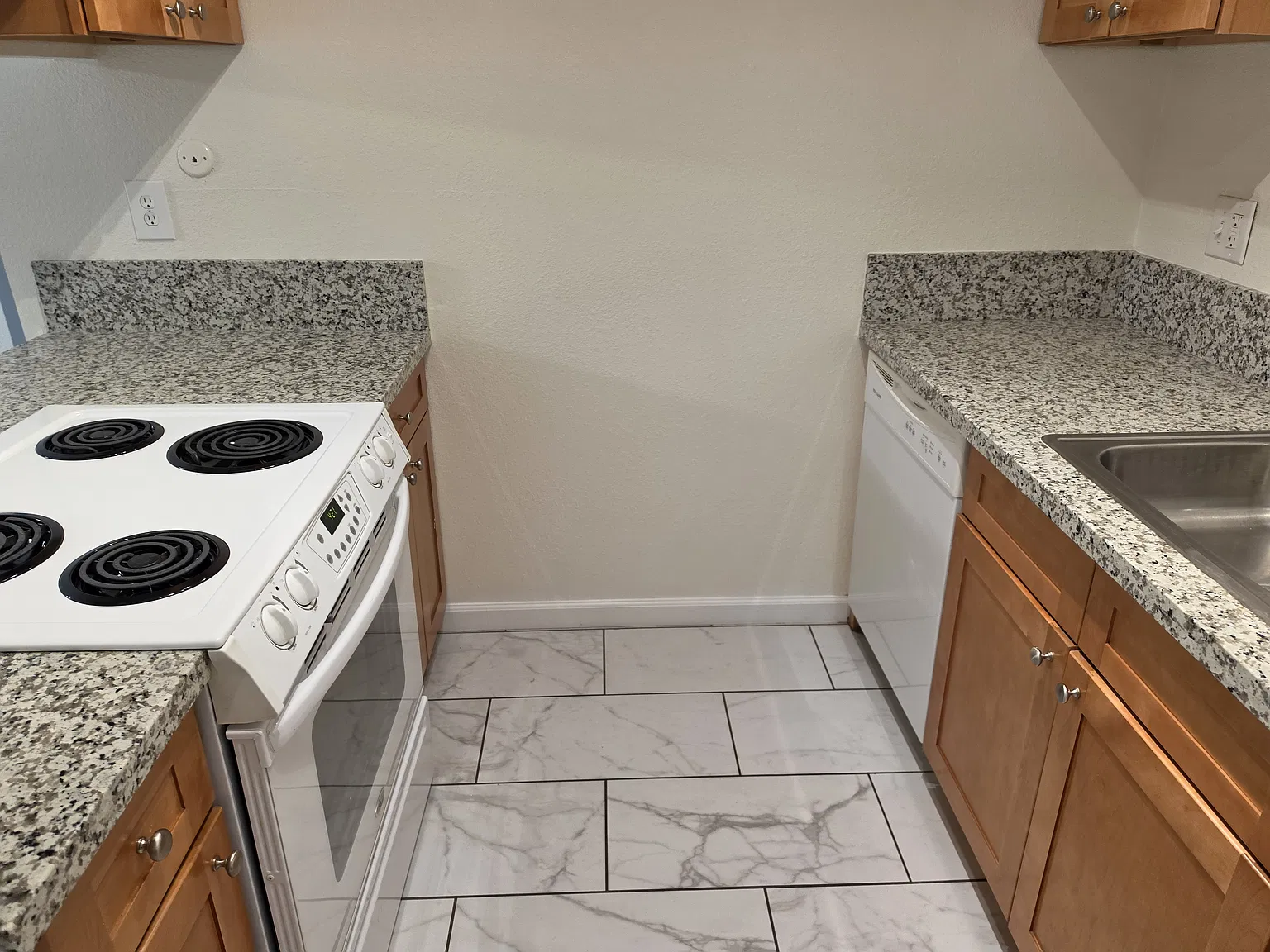 2 bed, 1000 sqft, $2,200 — Photo 4
