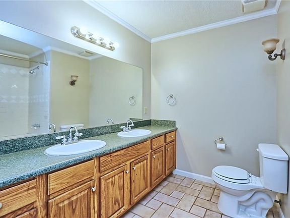 5th image of 25 Salem Cir