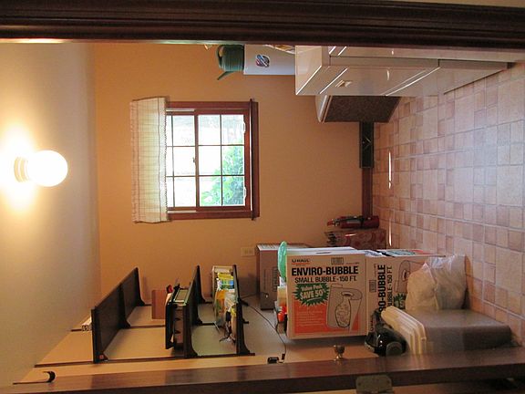 5th image of 10707 Kelmont Ct