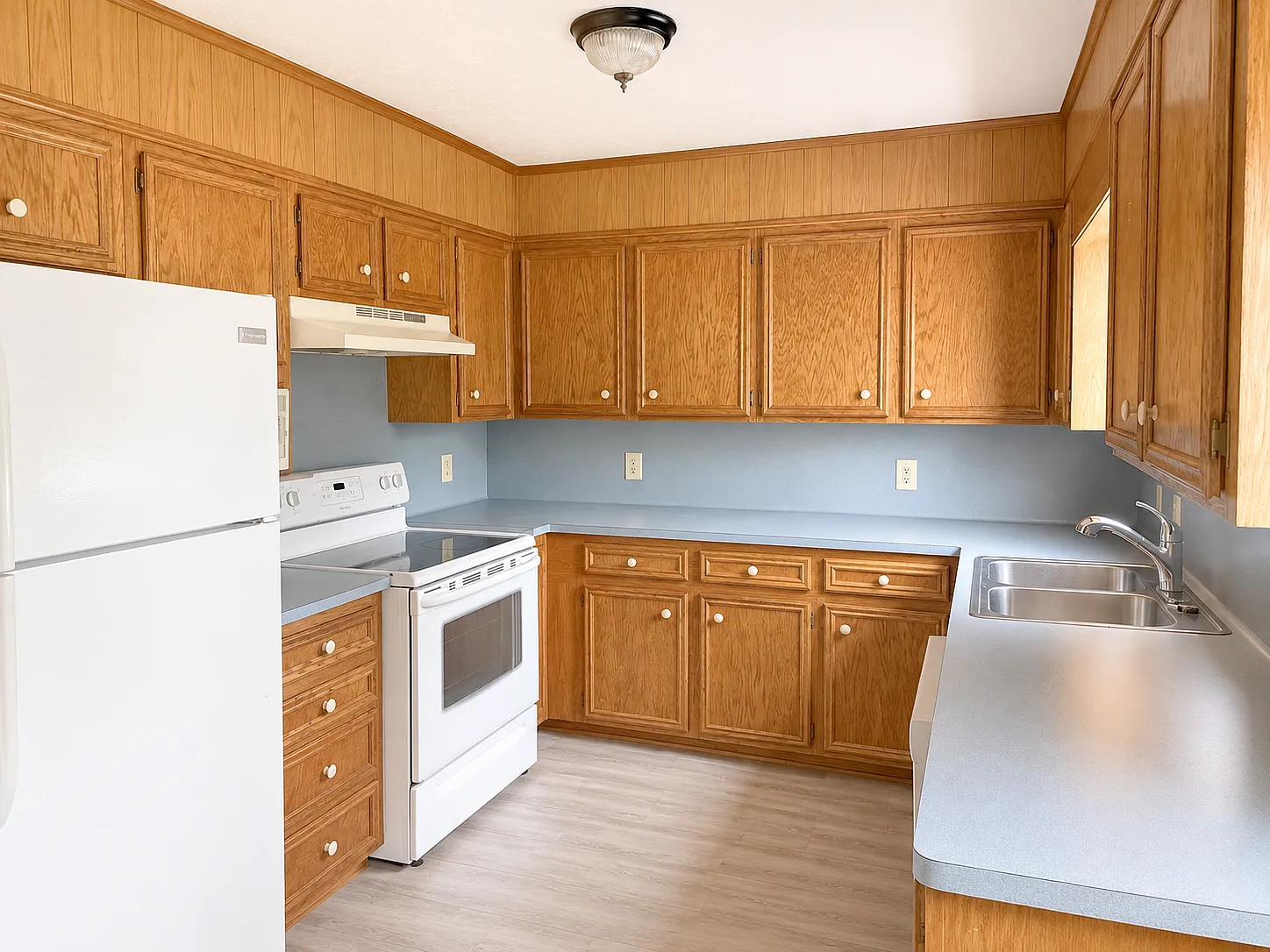 2 bed, 1072 sqft, $1,095 — Photo 3
