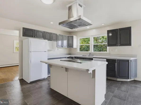 16320 Point Lookout Rd, Lexington Park, MD 20653