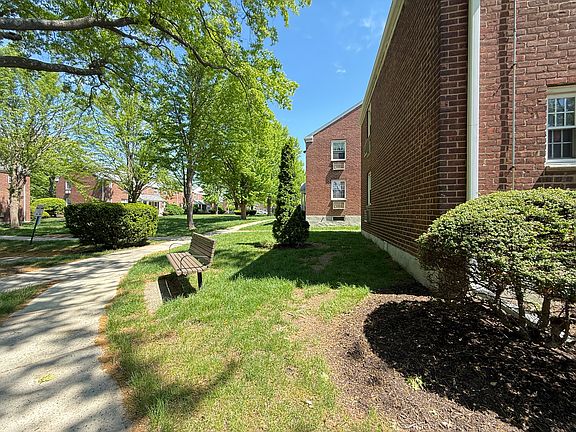 3rd image of 20 Clark Ct #20