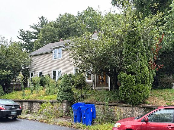 2nd image of 5-7 S Larchmont Avenue A K A St
