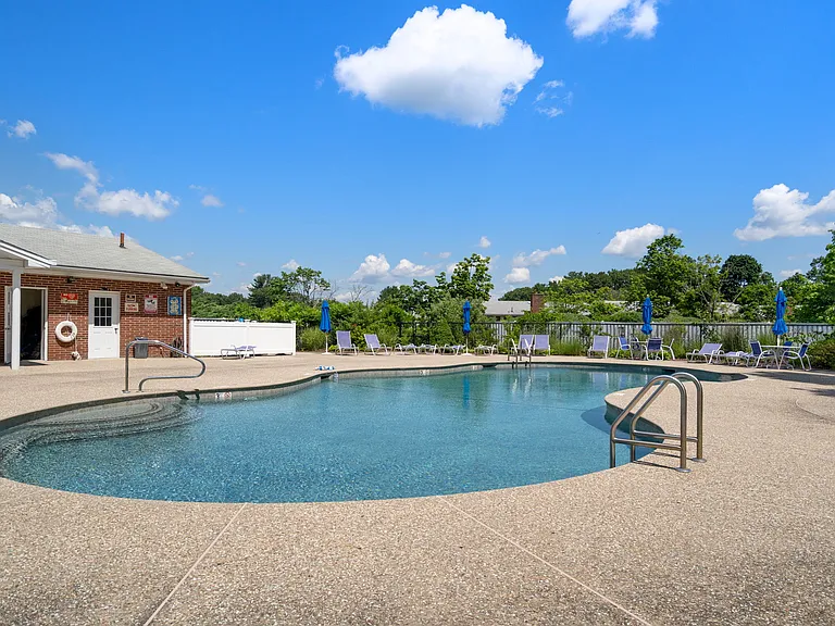 47 Bayberry Dr #2 — Photo 21