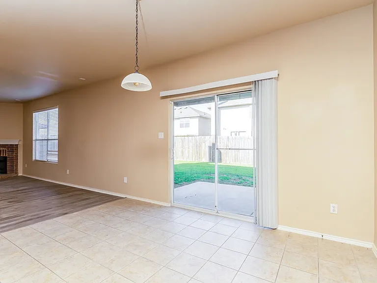 8500 Shallow Creek Dr — Photo 7