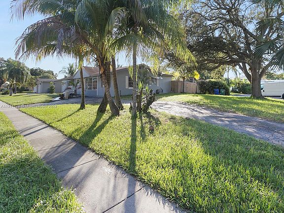 3rd image of 6464 Margate Blvd