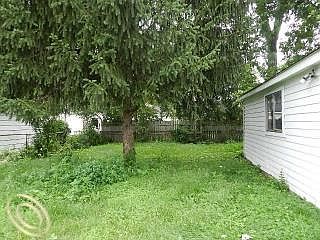 3rd image of 6669 Cardwell St