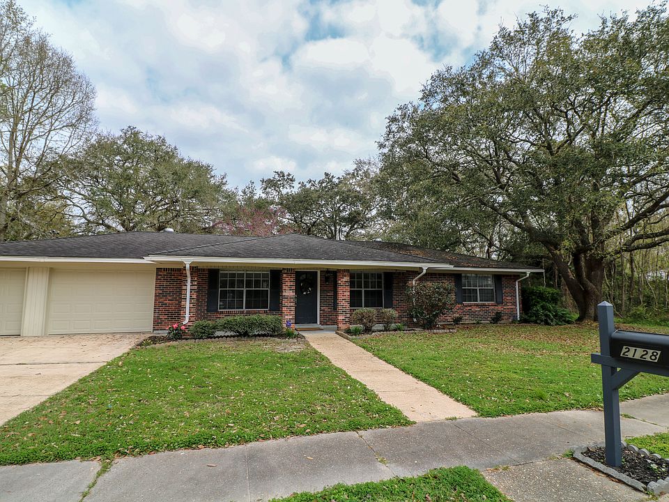 1st image of 2128 Sandalwood Pl