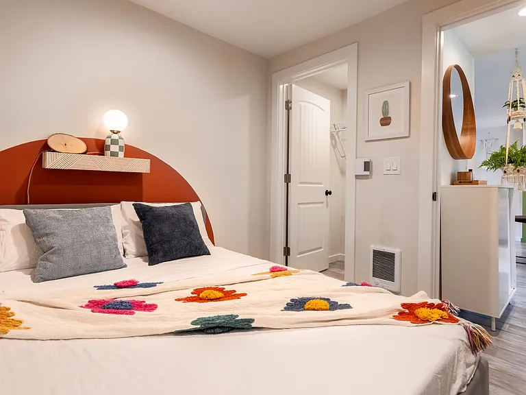 Second bedroom with full size bed