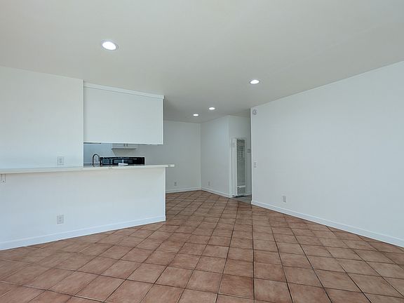 5th image of 1422 Peckham St #1A