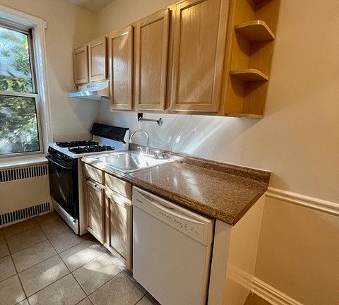 2nd image of 824 Palmer Rd APT 2F