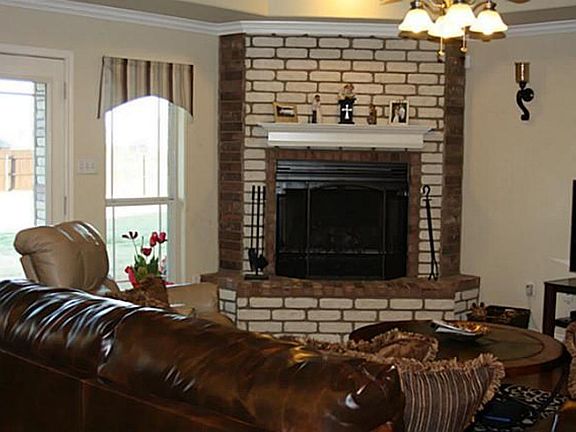 4th image of 202 Orange Blossom Dr
