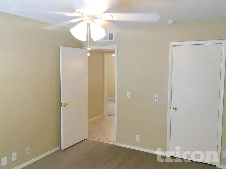 7334 W Carol Ave — Photo 23
