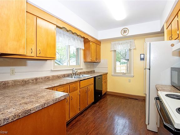 5th image of 1823 Alvin Ave