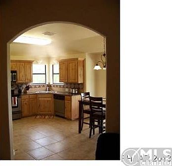 PRETTY KITCHEN WITH GRANITE