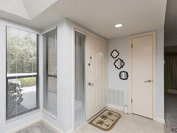 2nd image of 29 Sherbury Ct #29
