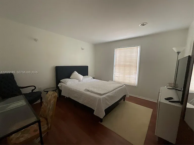 1206 Tyler St — Photo 13