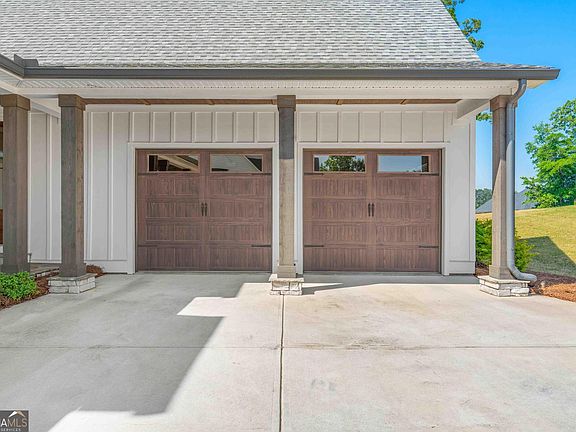 5th image of 54 N Cove Dr