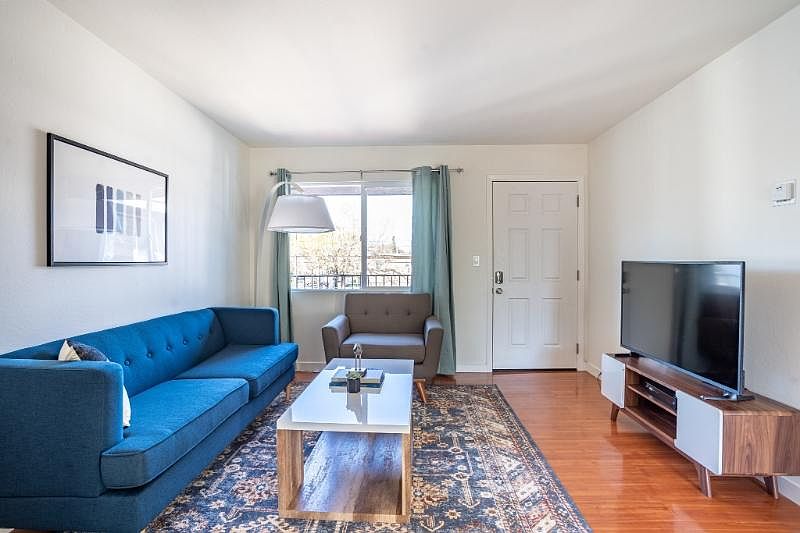 1st image of 193 Redwood Ave #5